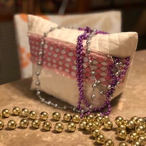 Cosmetic bag